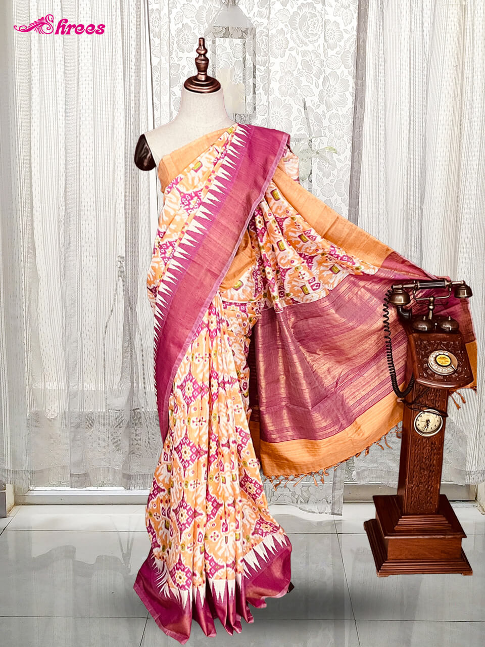 Cream And Magenta Raw Silk Saree
